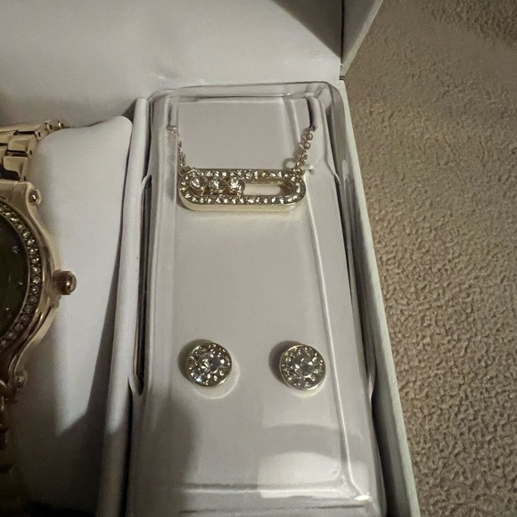 🎁 💝 Jessica Simpson gift package, women watch+ matching necklace and earring - Picture 5 of 8